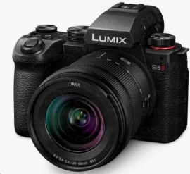 Panasonic Lumix S5 II 20-60mm f/3.5-5.6